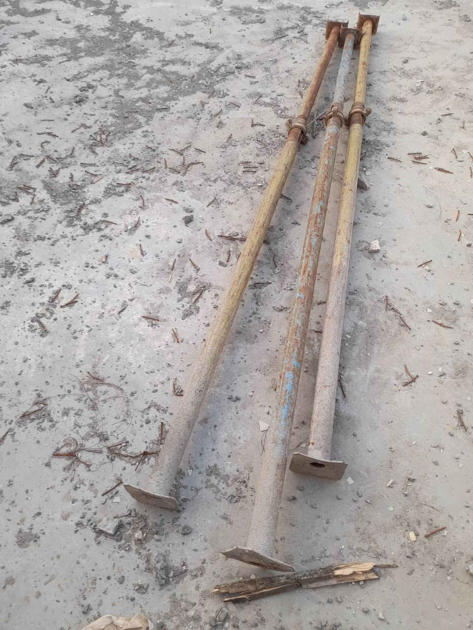 السلام عليكم يوجد جكات للبيع 110 جك مكان الراشديه وره البوابه مال بغداد  سعر الزوج 30 الشراي يتصل ***********
