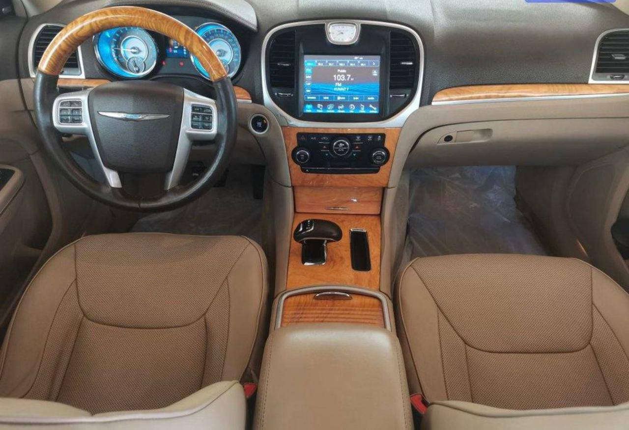 اوبامه C  14 خليجي فول مواصفات
ادوات ادوات حاويه..كفاله من الكص.

فول سلايت فتحه طكتين..

دواخل عسلي..

رادار امامي .تحديد مسار

رادار جانبي بالمري 

حساسات امامي خلفي 

تعتيم الجامات الجانبيه عند لاضائه 

هيتر بالمري.

تادفئه بالكشنان الامامه والخلفيه

تدفئه بالستيرن

تبريد بالكشنات ..

كلاص حار +بارد

برده خلفيه .

نضام صوت ستريو عازل الصوت.

ويل 20 تخم تاير جديد.

السياره جديده كافه ملحقات الشركه وياها من ادوات السلامه والكتلوكات وكارت الضمان السياره ممشه قليل .

العنوان بصره..

مكلف بنشر رقم صاحب السياره
للتصال .
***********
