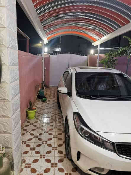 كيا سيراتو 2018 مكينة 2000 اللون ابيض الرقم اربيل وكالة شركة شاهو
المواصفات: فتحة سقف اشاير بالمري ومري شفط وهيترات بالمري الجانبية مكينه 2000 المرغوب كاميرا امامية وخلفية تسجيل لايت زنون تخم تاير جديد .الكير والمكينة على البلاد برغي ممفتوح بيهن السيارة فقط بانزين ودهن مابيها اي نقص ولا عطل 
السيارة مبدل بيها باب الي بصف السائق بلادي نفس اللون وتكحيل جوة الباب تقريبا شبر بالدوسة 
سيارة جاهزة من كلشي اي نقص مابيها للاستفسار اتصل برقم صاحب السيارة *********** حلة
