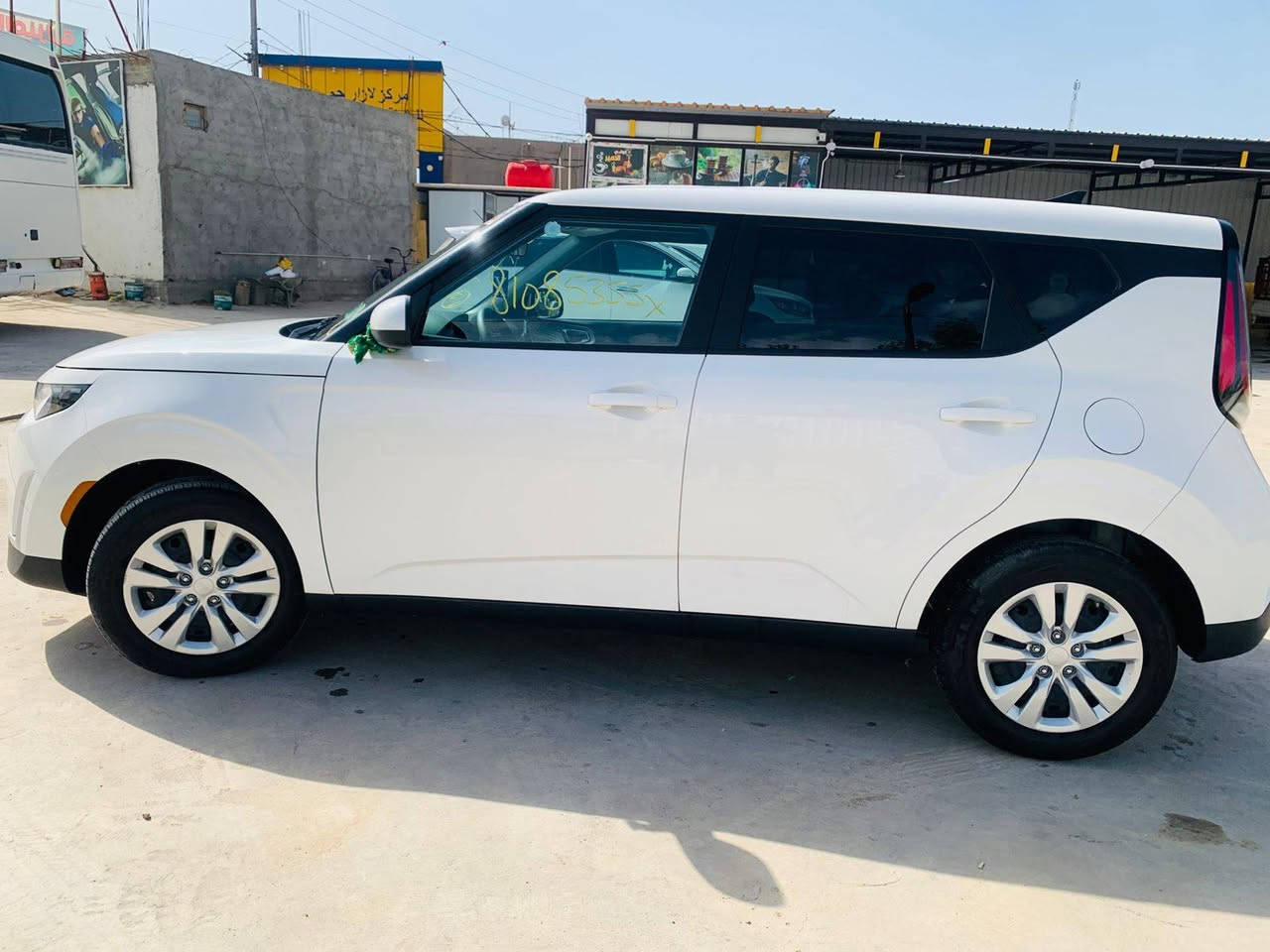 السلام عليكم ورحمه الله وبركاته
للبيع  فقط كيا صول موديل 2025
لون ابيض صدفي
وارد امريكي
المحرك  2000 دوش 
تحكم استيرن/ شاشة كبيرة 
سستم سماعات / واير لس 
توقف ذاتي /رادارات جانبية 
كاميرا خلفية 
وبقية المواصفات المعروفة 
حادث السيارة سطحي 
بدون ايرباك و كافه الايرباكات سليمه
فقط تبديل جاملغ والباب معمر نفسه السياره ليبل واحد 
للاستفسار الاتصال على الارقام التالية 
***********
***********
