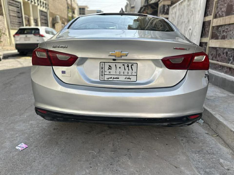 السلام عليكم
للبيع فقط 
ماليبو موديل ١٨  lt  
٥ بصمات 
تحكم ستيرن 
شاشة لمس 
مقاعد كهربائية 
مكينة وكير مكفولات 
حادثها خفيف جداً  (واضح بالصور) 
صبغ بنيد جاملغ ايمن وايسر وجنطة 

٩٥$ وبيها مجال للشراي 
***********
