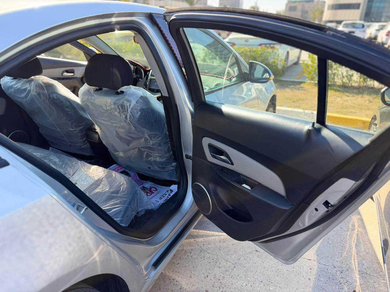 شيفروليه كروز Chevrolet Cruze

الموديل 2017

رقم السيارة | شمالي أربيل

موقع السيارة |بغداد البنوك-الدوره

السيارة وارد خليجي .

المواصفات

شاشة كبيرة الحجم .

شاشة أعطال 7

کیر جدید

محرك جديد

تحکم استيرن جهتين .

نافذة ups

تحكم مري كهربائي

.تبريد تدفئه تخم تاير 

جرص احزام الامان

جرص 120

صندوك بصمة .

مانع انزلاق

کشاف ضبابي خلفي

وبقية المواصفات المعروفة
للاستفسار ***********

ملاحظات

الجانب الأيمن  - الجاملغ الامامي بارد شبر 

 الجانب الأيسر بارد بالجاملغ الامامي
الباقي مكفول السياره خليجيه  ماشيه 175 قابل للزياده بغداد, العراق
