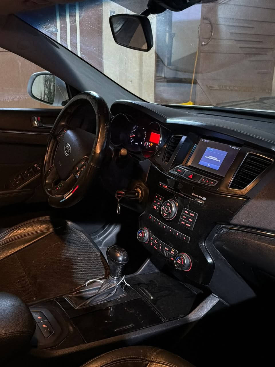 كيا كادنزا 2012 متؤم كصه جنطه 
تدفئه تبريد  
دواخل جلد 
تخم تاير جديد 
كير ومحرك مكفولات 
العنوان بصره 
السعر ٥٠قفل
الرقم ***********
مكلف بلنشر
