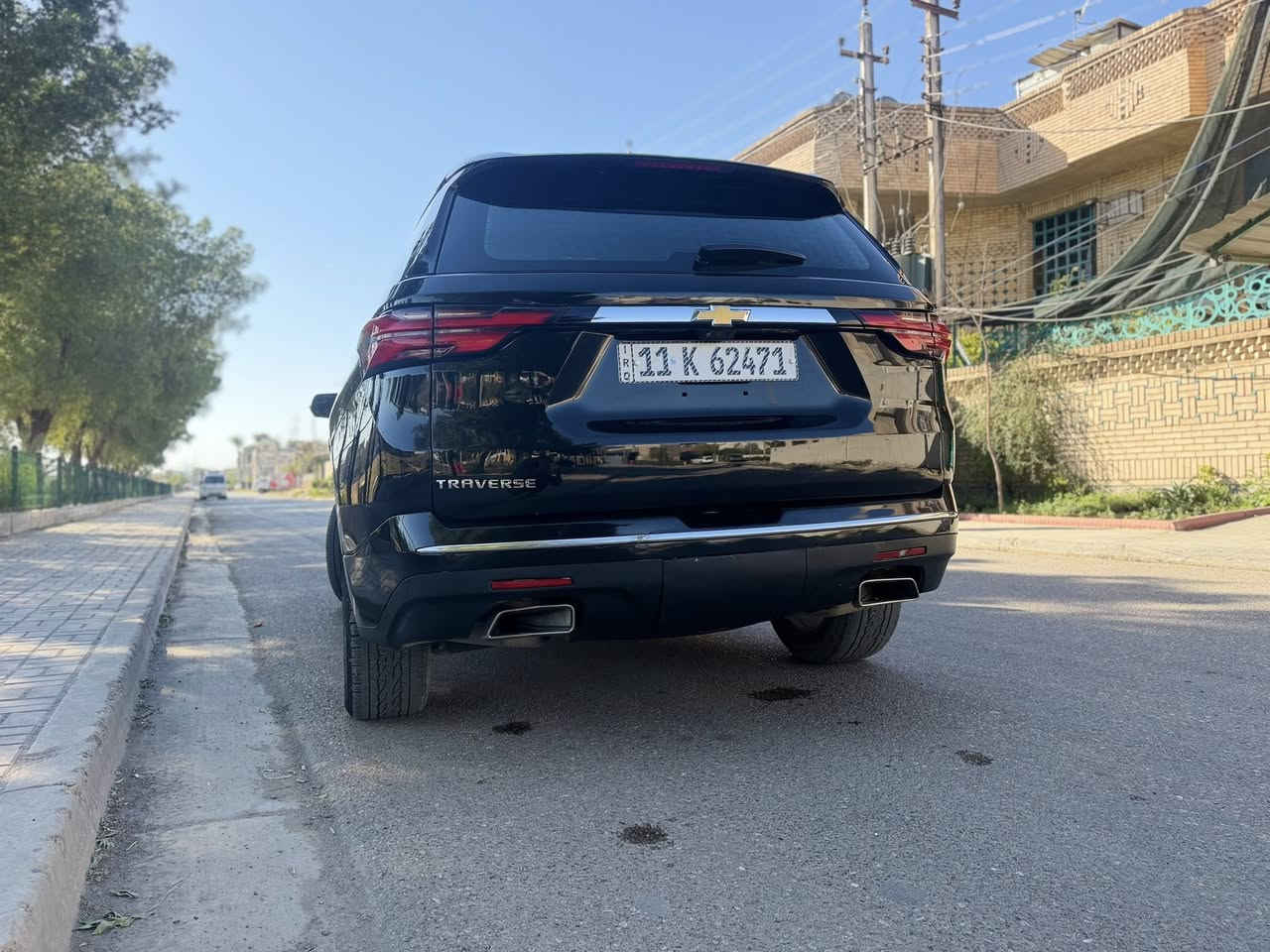 شيفروليه ترافيرس 2023 فئة Premier 

فول موصفات 1/1 فول للاخير 

🚗 المواصفات الأساسية

الفئة: Premier – دفع أمامي (Front-Wheel Drive)
النوع: SUV / كروس أوفر عائلية
السنة: 2023  

             . بنوراما 
              .مقاعد جلد 
              . تدفئة وتبريد بالكشنات
               .خمس كامرات 360
 • شاشة معلومات ترفيهية تدعم
• Apple CarPlay
• Android Auto
• بلوتوث
• Wi-Fi hotspot
• شحن لاسلكي للهاتف
 • مقاعد: جلد (عادة في فئة Premier)
 • مساحة ركاب واسعة في 3 صفوف
 • نظام صوت ممتاز
 • تحكم كهربائي في بعض المقاعد
(الميزات الدقيقة 
        ترحيب كشنات وستيرن 
       •.    شاشة بالمري 

 • نظام ABS وفرامل قرصية
 • أنظمة مساعدة السائق (قد تشمل تحذير التصادم، المساعدة على الفرامل، تحذير البقاء 
 • أحزمة أمان لـ7 ركاب
 • مساند رأس أمامية وخلفية

🛠️ المحرك والأداء
 • المحرك: 3.6 لتر V6 بنزين
السعر 31000 يعني تلث شدات وعشره 
مرقمه وجاهزه وباسمي 
صبغ بالسياره بنيد وجنطه بس بدون ايرباك 
وبيه تعمير بالحوض بالبدايه بس يعني صاير خصره بالحوض وساحبه سحب 
بدون شواصي بدون تبديل 
العنوان بغداد الاعلام السيديه 
رقم الهاتف ***********
