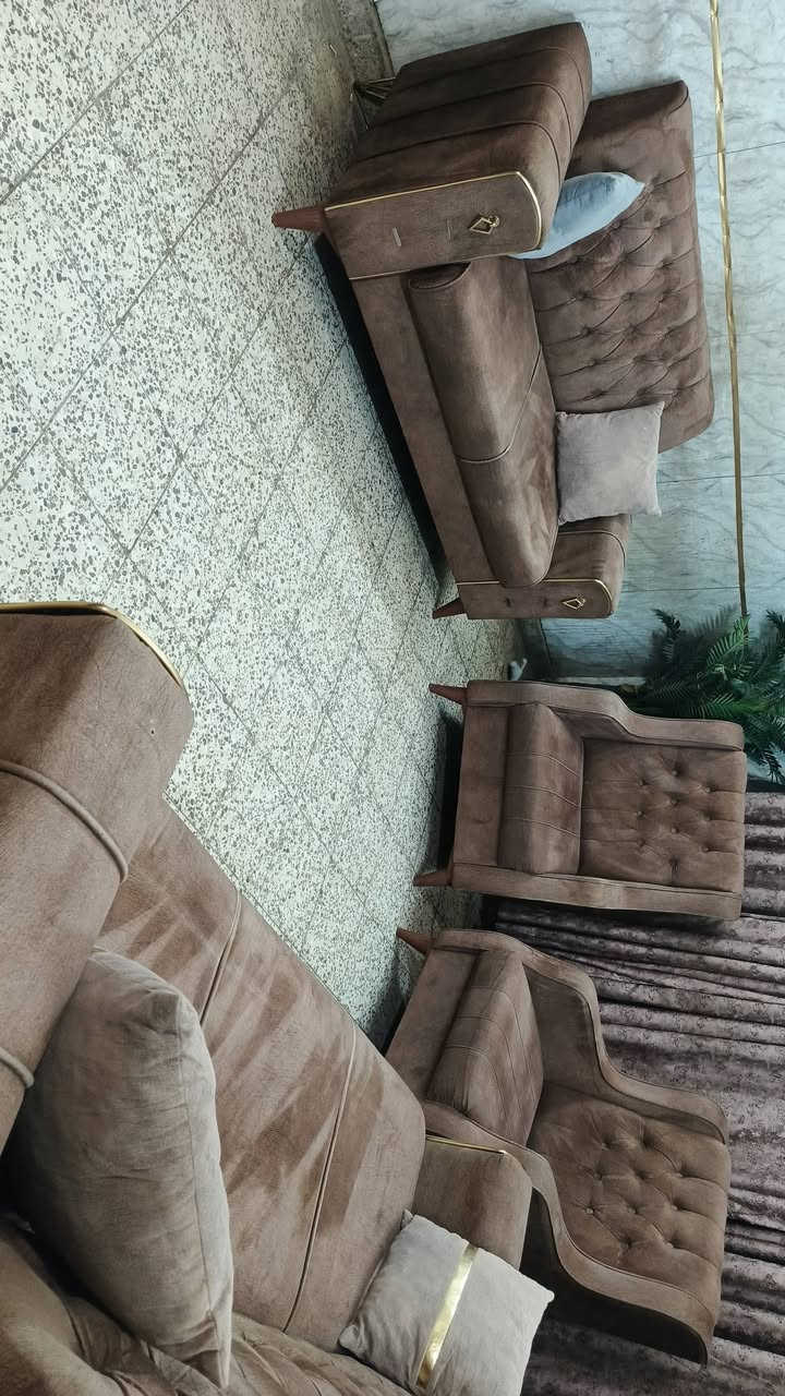 تخم 7 مقعد💺 نضيف جدا اي ضرر مابي ثكيل تسكام سعر ,,200,,بي مجال مكان لبياع *********** يوجد واتساب
