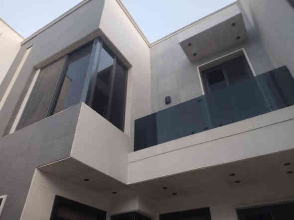 للبيع/
دار حديث 150م واجهة 7.50م 
مودرن 4 نوم بناء 2025 واجهة بورسلين وارضيات مرمر يحتوي على صالة ومطبخ حار بارد وهول حولي وحمامات عدد 4 وكراج سيارة 
الموقع/
ضباط السيدية قريب على الشارع التجاري وشارع الكويتي ش 12 م
للاستفسار
*********** واتس اب
غير متواجد على الفيس
