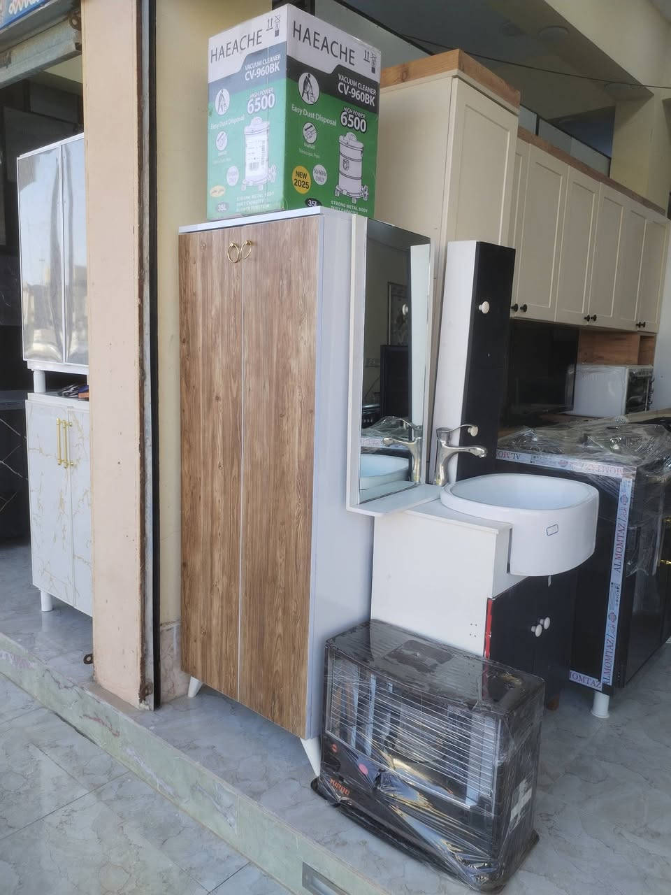 أهلن بكم زبائننا الكرام الان متوفر جميع اللاثاث المنزلي الجديد والمستخدم العنوان واسط نعمانيه شارع جعفر الطيار مقابل معرض أبو نور للسيراميك اي استفسار مراسلة الصفحة او الاتصال على الرقم *********** /***********
