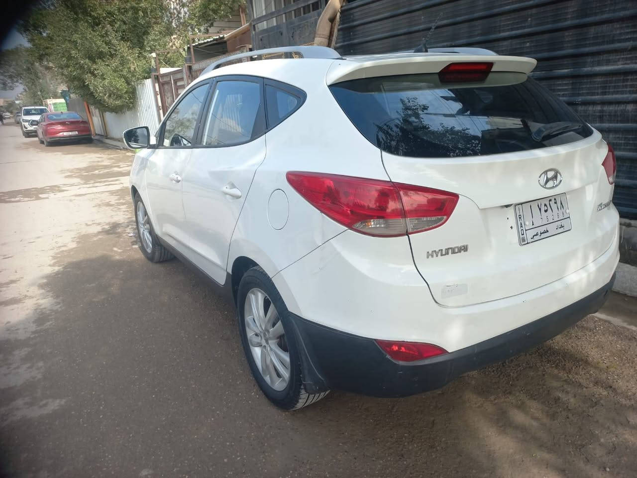 السلام عليكم ..توسان 11 مكفولة كفاله عامة ما عدا شخوط وتكحيل بسيط السعر 133$ ورقة
كير مكينة حدادية تبريد وتدفئة كهريائيات كله مكفول 
مكانها بغداد بلديات
بانو راما  اشاير بالمري  تخم تاير مكينة 2000 دوش 
السيارة بسمي تحويل مباشر 
***********
