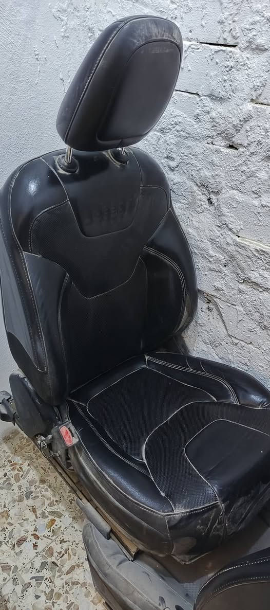 كشنات جيب كاملات نضافتهن 80 ٪  حتى ماطوراتهن شغله بس ظرر واضح بلصوره سعرهن 60 الف ثنينهن ابيعهن 
العنوان نجف 
***********
