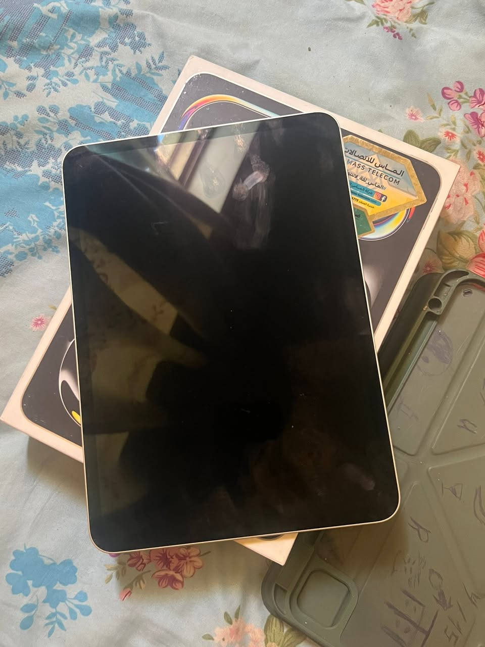 ايباد 11 برو M4 
256 الذاكره 
88 البطاريه ، مشحون 250 مره 
السعر 950 ضمانه بيه وغراضه كامله وياه كڤر 💙


**إذا كنت صاحب هذا الإعلان وتريد حذفه لأي سبب، رجاءا أرسل رسالة إلى الدعم الفني**