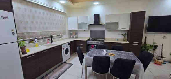 منزل للايجار في مجمع اتلانتك أمريكي 
200م   مؤثث كامل   
4 نووم   
للإستفسار يرجي الاتصال بنا 
***********
***********
