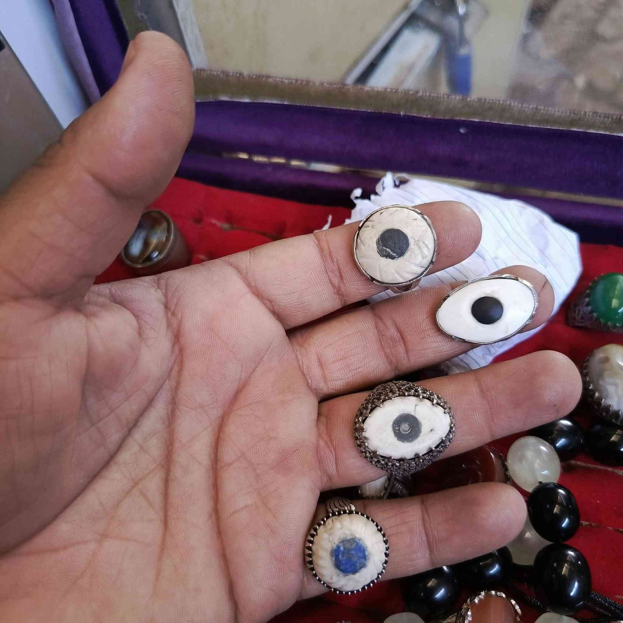 يتوفر لدينا مجموعة من الخواتم وبالاحجار الطبيعيه


**إذا كنت صاحب هذا الإعلان وتريد حذفه لأي سبب، رجاءا أرسل رسالة إلى الدعم الفني**