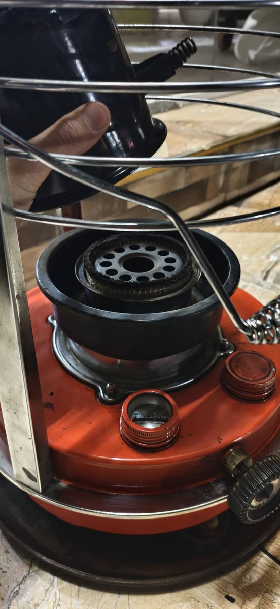 صوبة نظيفة وشغالة 
السعر ٦٥ الف 
***********
