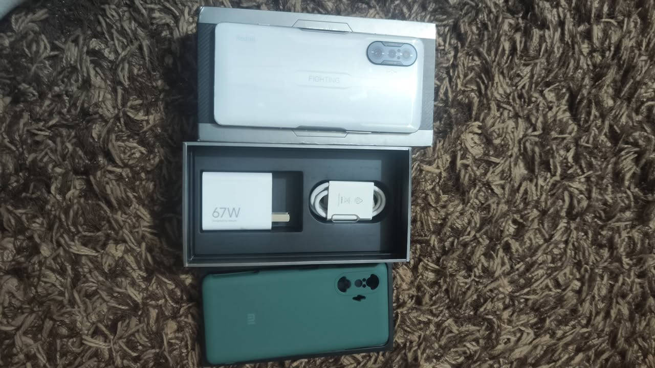 السلام عليكم للبيع فقط مااراوس
Redmi K40 Gaming
جهاز عملاق من ناحيه الالعاب 
الذاكره 256 العشوائي12+3
الشاشه من نوع OLED 120 هيرتز
المعالج Dimeneity 1200 5G
البطاريه 5065 الشاحن السريع 67 واط 90 فريم بوبجي
النضافه 100 كامل الملحقات 
يدعم الشفتات الجانبيه 
مكاني بغداد السعر 260 قفل


**إذا كنت صاحب هذا الإعلان وتريد حذفه لأي سبب، رجاءا أرسل رسالة إلى الدعم الفني**