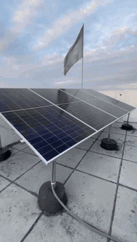 تم بحمد الله تنصيب منظومة ضخمة 32 امبير من ماركة
 ايكو شيلد الفنلندية
المنظومة مكونة من 16 لوح شمسي
تغطي كل احتياجات المنزل بشكل مثالي
بضمان بطاريات يصل إلى 5 سنوات ( استبدال)
وعمر تشغيلي يصل إلى 10 سنوات
للأستفسار التواصل على الخاص او الاتصال على الرقم *********** واتساب
