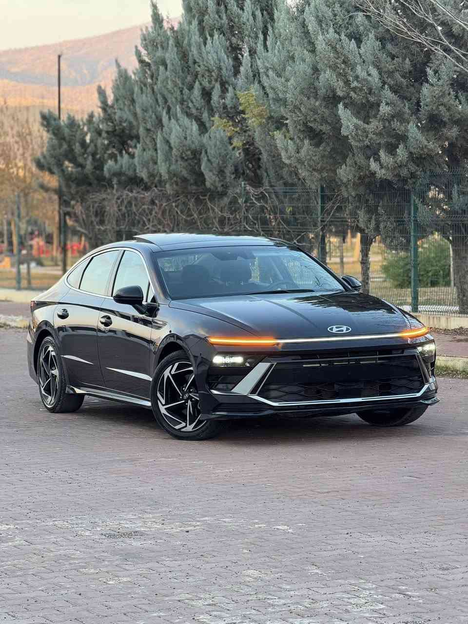 سوناتا موديل 2024
السعر  :- 182 $ ورقه بدون رقم

مكينة  2.500 

‏HYUNDAI SONATA  SEL 2024
مكينة 2.500 
بانوراما ع طول السقف 
بصمة دخول ذكي 
انارة داخليه محيطيه 
شاشة ع طول الدشبول 
تحكم ستيرن 
رادار امامي معا تحديد مسافة سيارة كدامك 
رادار خلفي 
رادار جانبي 
اوتو ستوب خلفي 
اوتو ستوب امامي 
شفتات ستيرن 
كشنات كهرباء وفول ايرباك 
كشنات تدفئه 
كير تعليك 
شحن لاسلكي 
حساس فتح جنطة الخلفية 
سماعات 🔊 
تشغيل عن بعد 
نظام خروج عن المسار 
نظام قيادة ذاتيه 
تبريد منفصل قطعتين امامي 
جامات اوتو 
نظام اوتو هولد مال ازدحامات 
هندبريك بصمة 
انظمة قياده سبورت ونورمات وكمفورت  وايكو 
كاربلي يدعم كافة الانظمة الهاتف 
كامرة خلفية دوارة
دشبول كاربون فايبر 
تايرات بلادية عليها 
بجم زنون 
لد ع طول البجم 
لايتات اوتو 
مري قلاب معا البك 
نقط عمياء 
مراية داخليه تعتيم تلقائي 
شاشة تبريد تحكم كله لمس 
🔴السعر  182 $ ورقة و مجال بسيط
ماشي :- 22 الف ميل
بدون صبغ بي بي تعديل باردت
ارباك ستيرن  و تكمة مرجع بلادي 
سياره بدون رقم تترقم شمالي فقد
رقم تلفون و واتساب☎️
***********
