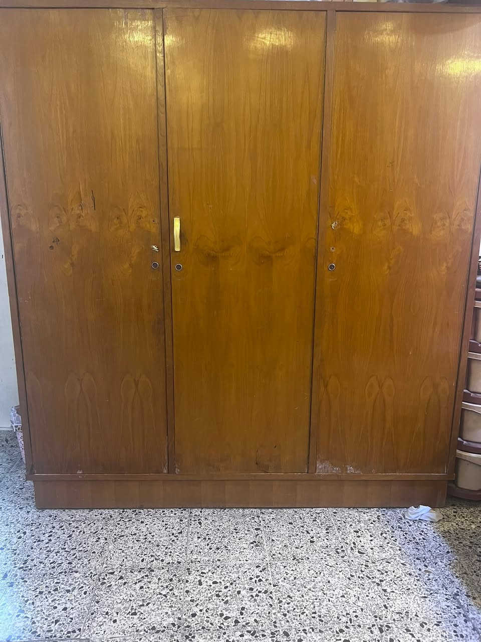 جرابي نفر صاج عدد ٢ وغرفة نوم للاطفال ٣قطع وغرفة نوم ٦ ملحق وكنتورصاج ٣ ابواب عربانة تصير كرسي حمام جديدة وجرباية خمس حركات استعمال قليل


**إذا كنت صاحب هذا الإعلان وتريد حذفه لأي سبب، رجاءا أرسل رسالة إلى الدعم الفني**