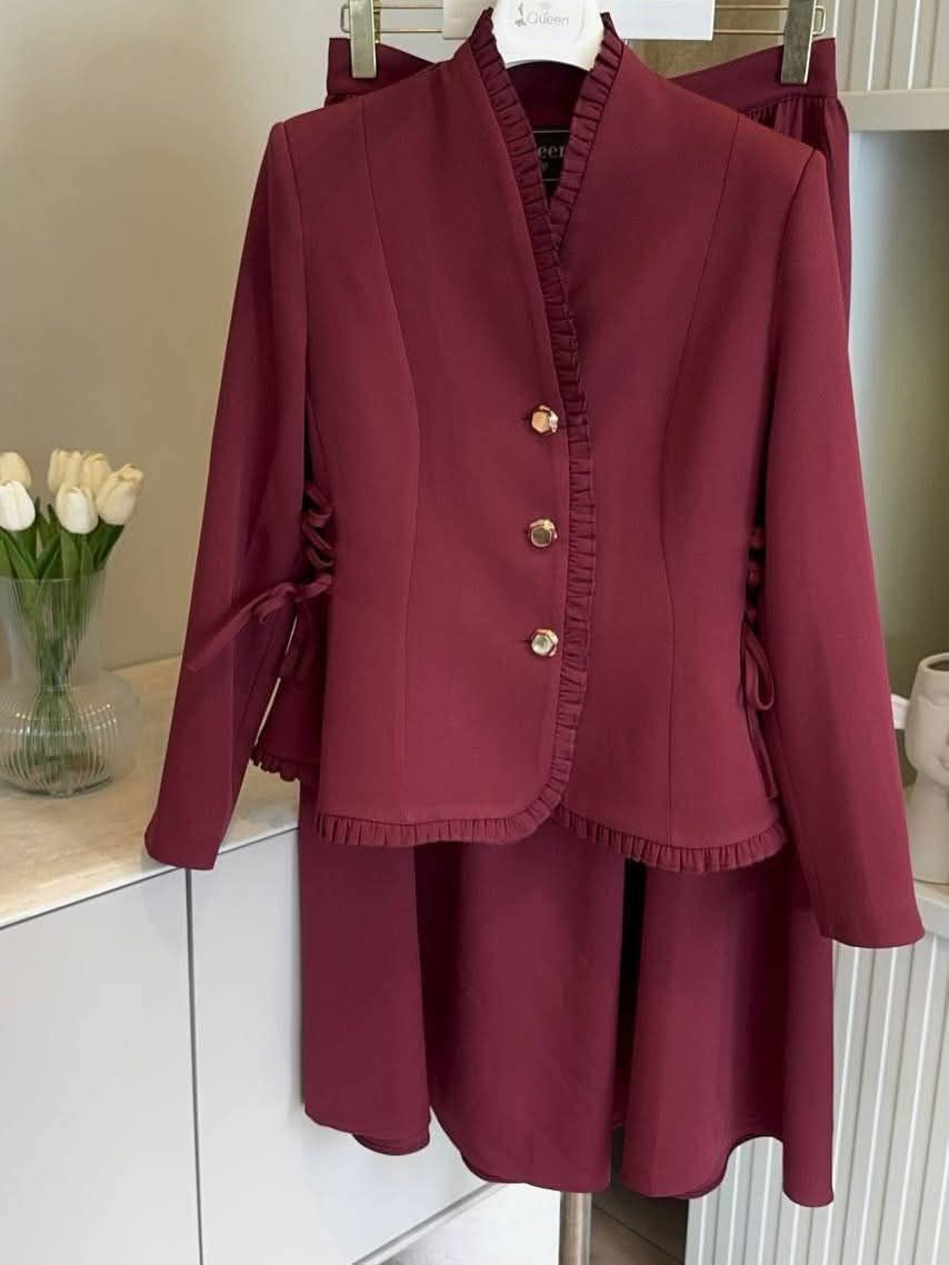 قميص مع تنورة❤‍🩹
خامة دابل تركي مبطن
38-40-42-44-46-48


**إذا كنت صاحب هذا الإعلان وتريد حذفه لأي سبب، رجاءا أرسل رسالة إلى الدعم الفني**