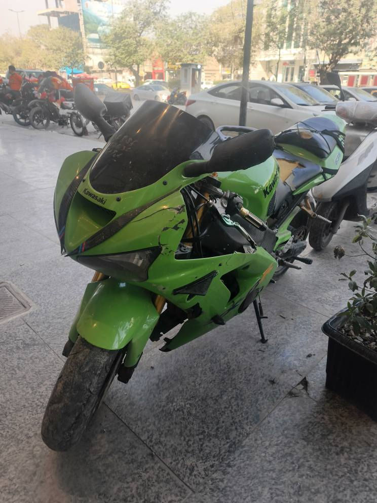 دراجه خير من الله تاركه مطالع بيه دراجه شغاله مكينه خير من الله دراجه معدل وشلعه سبب البيع ممحتاجه قليل اطلع بيه مكانب بغداد سعر ٢٥ ورقه وبيه مجال *********** موتاجد بل رقم فقط واتساب بغداد, العراق
