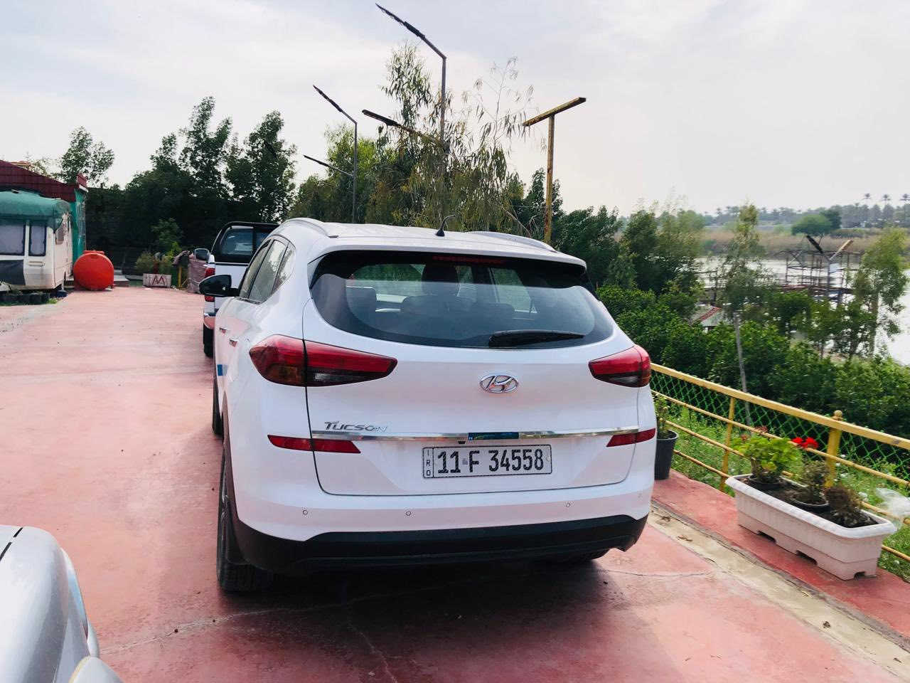 السلام عليكم لبيع توسان موديل 2020 وارد كوري بسمي السيارة 
ماشية 51 
رقم بغداد الجديد 
مواصفات الكاصد معروفة 
السعر 218 وبيها مجال قليل 
الاتصال على الرقم ***********
