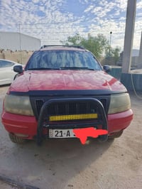 شيروكي ١٩٩٩ • محرك ٦ • جاهزة