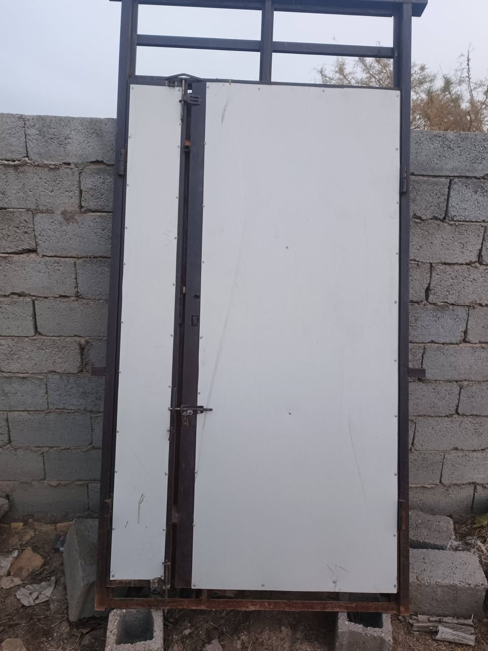 سلام عليكم باب للبيع جديد ابد ممستخدم السعر 125الاستفسار وتساب ***********
