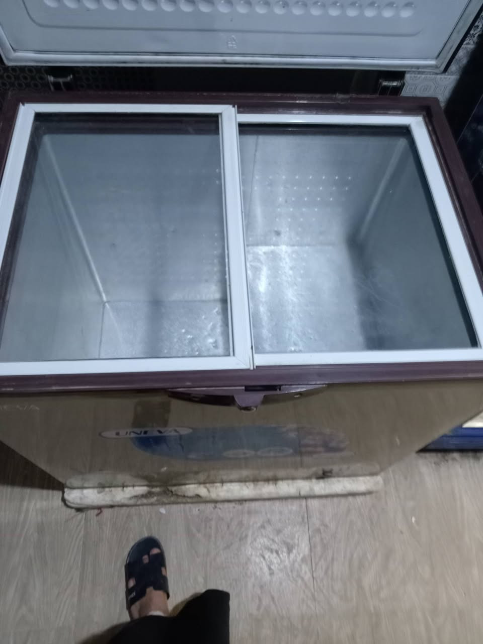 السلام عليكم عارضات اثنين مجمدات اثنين للبيع سعر العارضات 700 وبيهن مجال والمجمدات ب 600 وبيهن مجال بكاني بصره زبير *********** هذا رقمي اوبي واتساب
