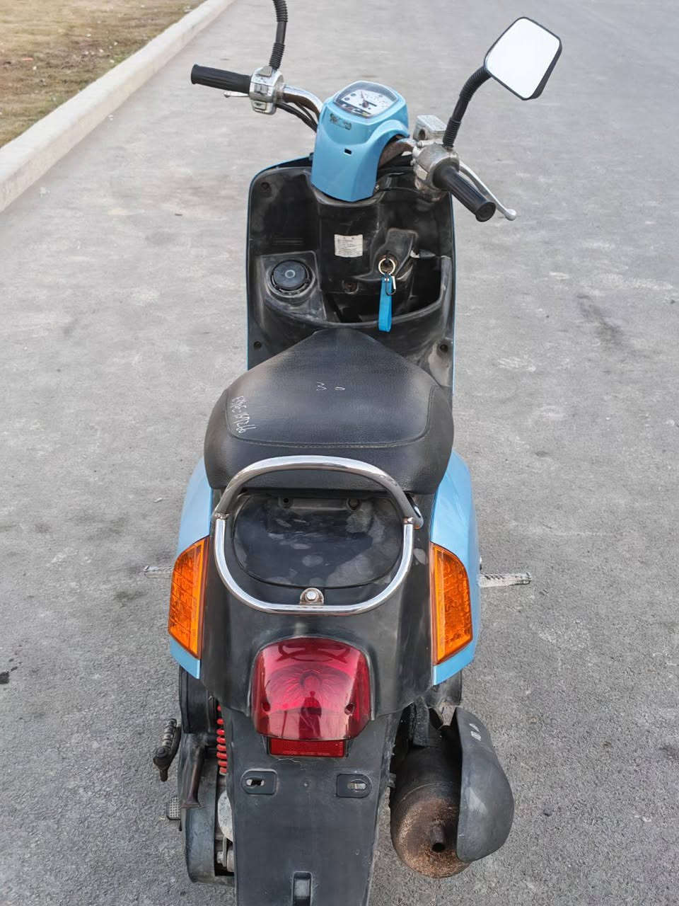 سلام عليكم شباب دراجه ماكس بوليس دراجه نضيفه كفرات ختم واحد مكينه ما مفتوحه كفاله شغال كلشي بس عندك الدكمه مال اشاير عوزها تبديل والدراجه بيها ضربه بصيطه  سعر 800 وبيها مجال مكاني المدينة الصدر 
رقم ***********
