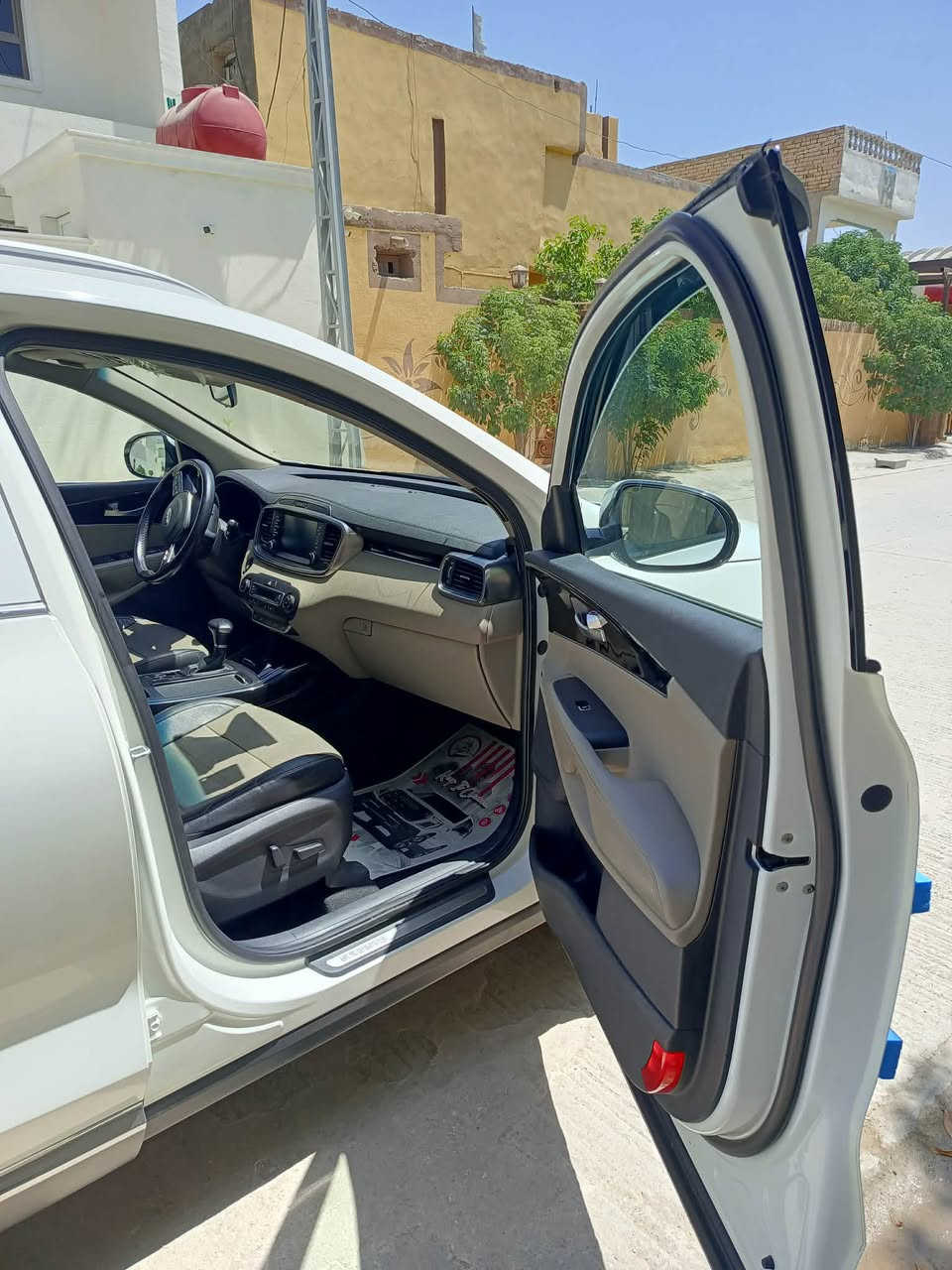 للبيع فقط
سورنتو موديل ٢٠٢٠ مكفولة من الصبغ رقم بغداد فول مواصفات دفع رباعيAWD، كشنات تدفئة تبريد ، كامرات محيطية، جي بي اس وباقي المواصفات معروفة.
عداد السرعة ٧٢ الف كم 
السعر المطلوب ٢٦٠ ورقة وبيها مجال 
تلفون ***********
