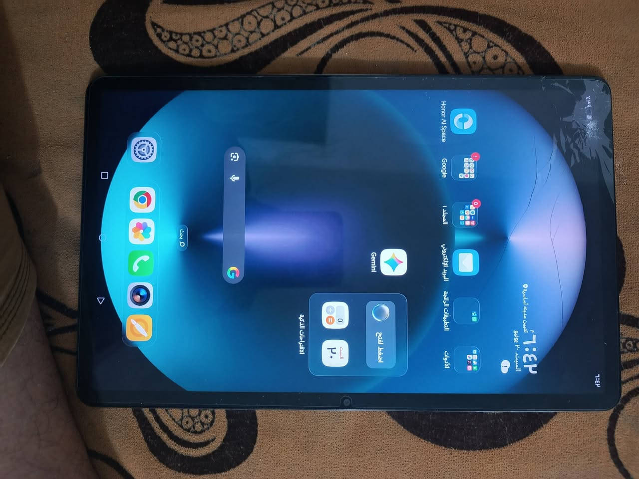 بايباد هونر x9a جديد قبل شهر أخذته من الوكيل بس ومع وتفطرت شاشته بس هو شغال مابيه اي عي ذاكره 128 عشوائيه 8+8 يعني 16يشغل بوبجي بفريم عالي معاه الكارتوني والشاحنه والمحافظه اريده قفل ب 150 الف لان نأخذه غالي تواصل على الرقم ***********المكان بابل الحله
