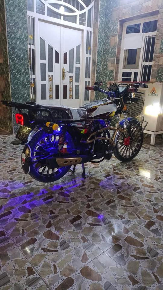 من رخصت الادمن  (مكلف بل نشر)
السلام عليكم دراجه سونك موديل٢٥ المنبزه على ٢٤حبايه درع رياضي سكان رياضي دراجه جاهزه من كلشي محرك بشرط اوراق منفيس فقط الدراجه كدام عينك جديده مكان الدراجه الرمادي شارع 40قرب جامع الواثق ***********سعر الدراجه (مليون )
