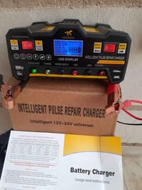 شاحنه بطاريه السياره صغيره الحجم  شاشه الكترونيه جديده غير مستعمله بال...