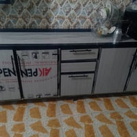 كاونتر للبيع نضيفف بعده كارتون السعر 400وبي مجال الرقم 07863568216