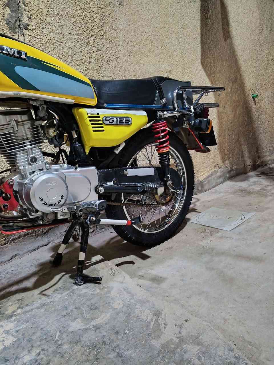 سلام عليكم البيع دراجه شاصي ارشه 22 رقم واسط مكينه رابيدو دراجه خير من الله تخم تاير جديد ترهم مراوس بدراجه بوكسر  ***********
