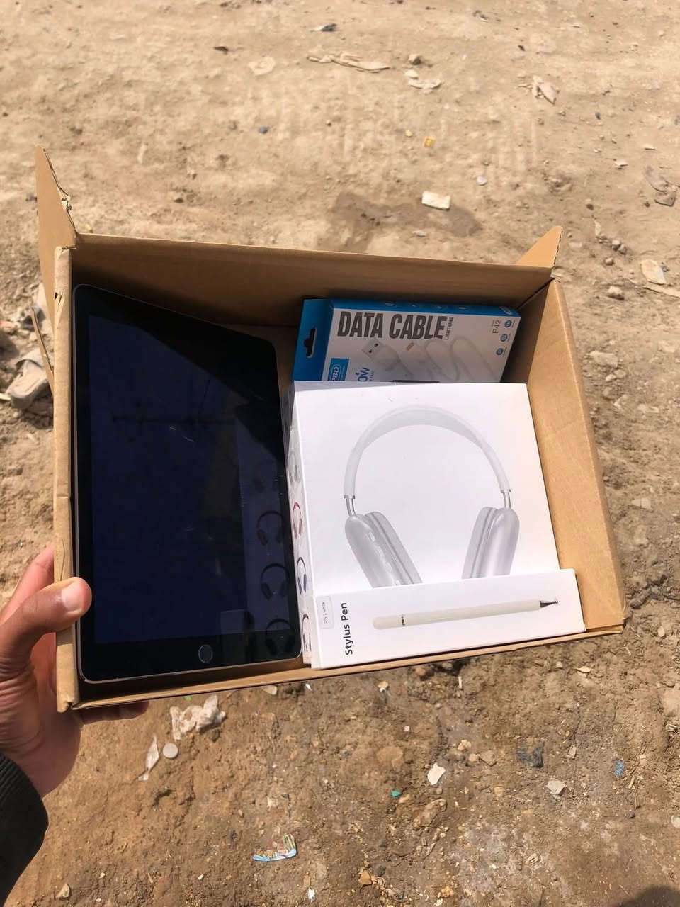 ipad 8
ذاكره 32
بطاريه 95% واعلى . إمريكي . نموذج M
نظافه 100%
ملحقات : قلم + سماعات airpodsMAX + كيبل
متوفر كميات كله وتربروف مفحوص حاسبه
فحص + ظمان 3 ايام
 سعر 165 مع توصيل
للحجز ارسل رقمك وعنوانك


**إذا كنت صاحب هذا الإعلان وتريد حذفه لأي سبب، رجاءا أرسل رسالة إلى الدعم الفني**