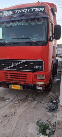 فولفوا صهريج موديل ٢٠٠٠ رقم سليمانيه سنويه ساقطه قبل ٤ اشهر للبيع ب١٦٠...