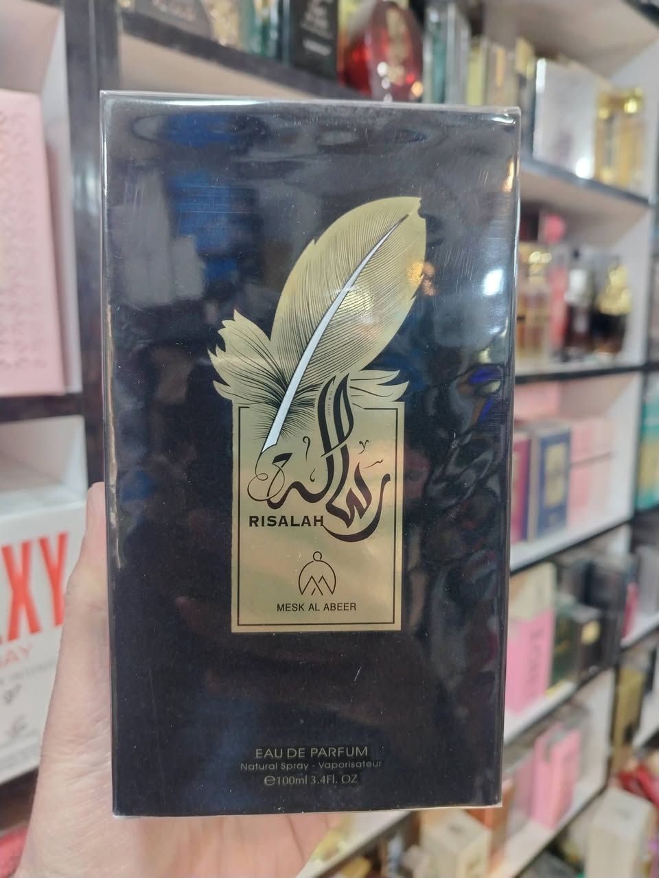 عطر "رسالة"
من مسك العبير.
عط للجنسين شتوي مميز فاكهي سويتي يبحث عنه الجميع
النوع:  (Eau de Parfum).
الحجم: 100 مل .

المكونات: يوصف بأنه عطر فاكهي حلو (سويت، فروتي) يحتوي على التفاح الأحمر.
والبرغموت والليمون والمريمية والأناناس

للتواصل واتس ***********
يوجد توصيل لكافة محافظات العراق
#بغداد #بصرة #الكوت #ديالى #الحلة #الديوانية
