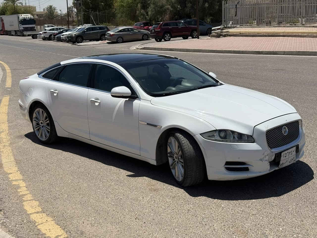 السلام عليكم
جاكوار XJL موديل 2011 وكالة سردار خليجي للبيع فقط بسعر بلااااااااش 
السيارة اعلى فئة بالجاكوار واقوى مواصفات 
السعر ((((( 115 ورقة فقط ))))) 
- محرك v8 حجم 5000 بدون سوبر المرغوب 
- باب طويلة 
- قطعتين تبريد مع تحكم خلفي منفصل 
- كشنات كهرباء وخزن وتبريد وتدفئة 
- ميز طعام صاج وتطعيمات صاج كل الغرفة 
- عداد الكتروني (( بدون مسج )) 
- شاشة 
- تحكمات ستيرن 
- مري شفط 
- بانوراما وبردات خلفية وبردة كهربائية 
- حساسات امامي خلفي + كاميرا خلفية 
- بصمة تشغيل وابواب 
- جنطة كهربائية 
- الدبلات الخلفية جوبلس والامامي بدون جوبلس 
- لايت دوار مع الاشارة والستيرن 
- نقاط عمياء 
- كير محرك كهربائيات كلهن كفالة 
- رقم اربيل تحويل او وكالة (( صفر غرامة )) 
السيارة خليجي كفالة عامة من الضرر والحادث صبغ دعاميات فقط وجزء من قبق الجنطة 
السيارة بلادية ما ملعوب بيها يعني ماكو بيها لمسات عراقية وتحويرات وتيب و وشغل تلزيك 
كل قطعة تعطل بيها تستبدل بقطعة جديدة وكالة وحاليا ما بيها اي نقص 
يرادلها بعض الكماليات البسيطة نتفاوض عليهن ويه الشراي 
السعر 115 بيع مستعجل كلش وبيها مجال بسيط للشراي 
مكان كربلاء 
***********
***********
