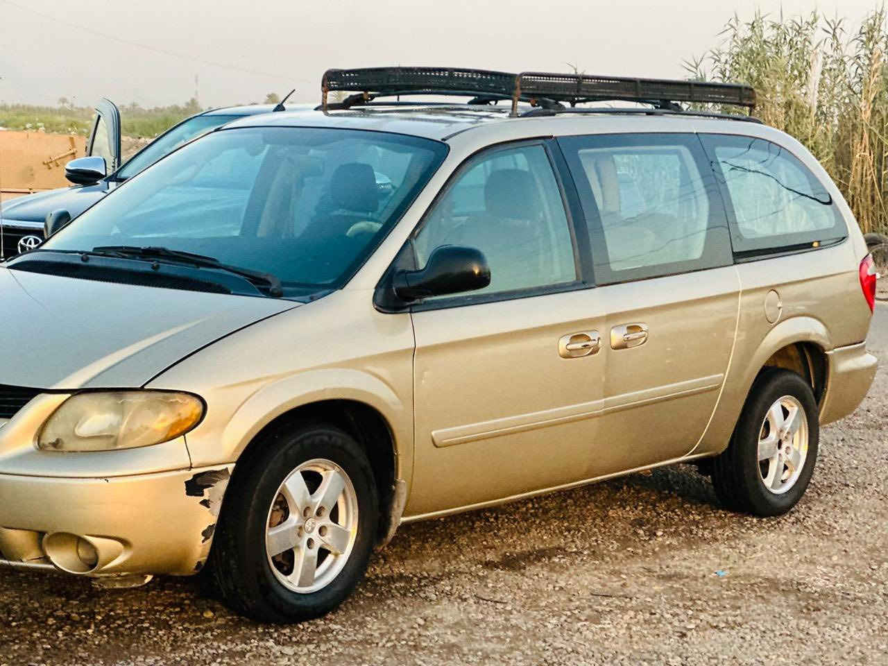 السلام عليكم
سياره للبيع بحاله جيده

دوج كرفان/2007

حجم المحرك/3800

المحرك وكير بحاله جيده وكفاله

عدد7راكب

مقعد السائق كهربائي

المقاعد قماش ع حاله الشركه

كشنات بلع

التبريد ثلاث قطع

شاشه اماميه+كامره خلفيه

بدون ضرر+ مصبوغه عام للجماليه
***********

السعر ٨٠ وبيها مجال حگ الجية
