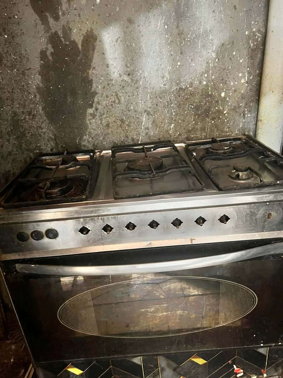 طباخ مابي اي شي فقط عيونه مسدوده 
شتنطوني بي ؟؟ 
الجامعه شارع ٢٠


**إذا كنت صاحب هذا الإعلان وتريد حذفه لأي سبب، رجاءا أرسل رسالة إلى الدعم الفني**