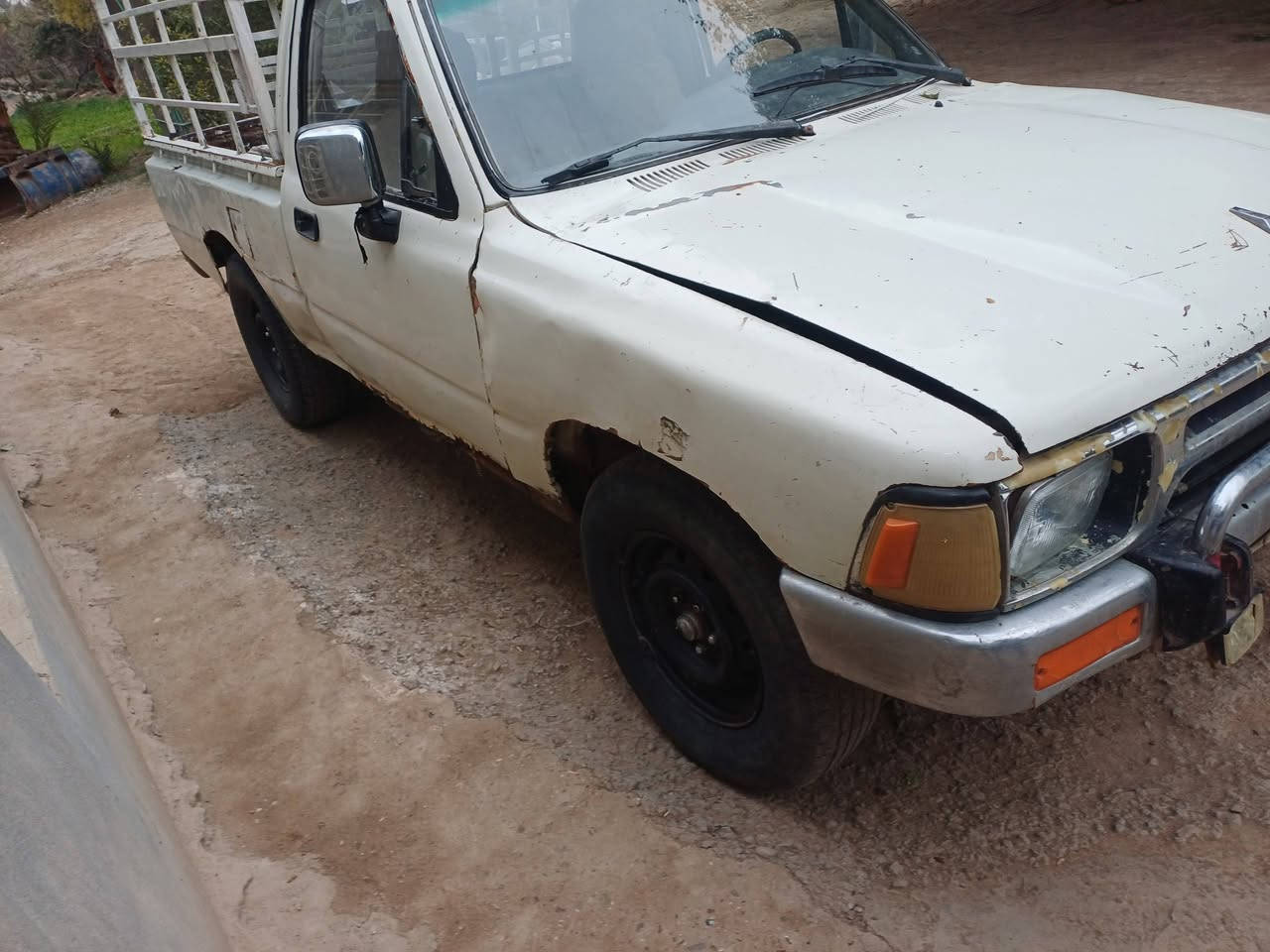 السلام عليكم
للبيع بيكم موديل ١٩٩٧ رقم بابل تحويل مباشر 
مكينه بيه تنقيص الكير والكسل والشاصي كفاله المكان بابل مشروع المسيب السعر 30 ورقه وبيه مجال قليل رقم الهاتف  ***********
