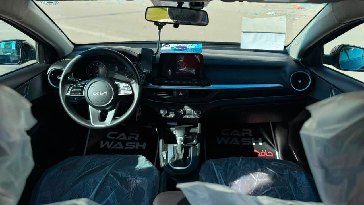 السلام عليكم 
كيا فورتي للبيع 
مكينه الفين دوش المرغوب 
نص مواصفات 
شاشه كبيره 
كامره دواره
تحديد مسار
توقف ذاتي
مانع تصادم
تحكمات ستيرن
مثبت سرعه
وضعيات قياده(ايكو،سبورت،سمارت)
بيها منضومه زنون k5
بيها قطعتين وحافه القماره ربعها اثر شي واكع عليها لا مكلوبه ولاشي 
السعر 139 
بغداد الغزاليه
***********
