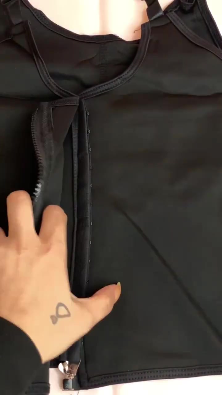 ♥️ واتوفر الكم مشد الكولومبي الاصلي النوعية الخفيفه الي يكون بدون مساند مريح بلبس وناعم  💯♥️

متوفر بكل القياسات. 👇
M. L. XL. XXL. XXXL. XXXXL. 
يلبس من وزن ٦٠ كيلو الى وزن ١٢٠ كيلو


**إذا كنت صاحب هذا الإعلان وتريد حذفه لأي سبب، رجاءا أرسل رسالة إلى الدعم الفني**