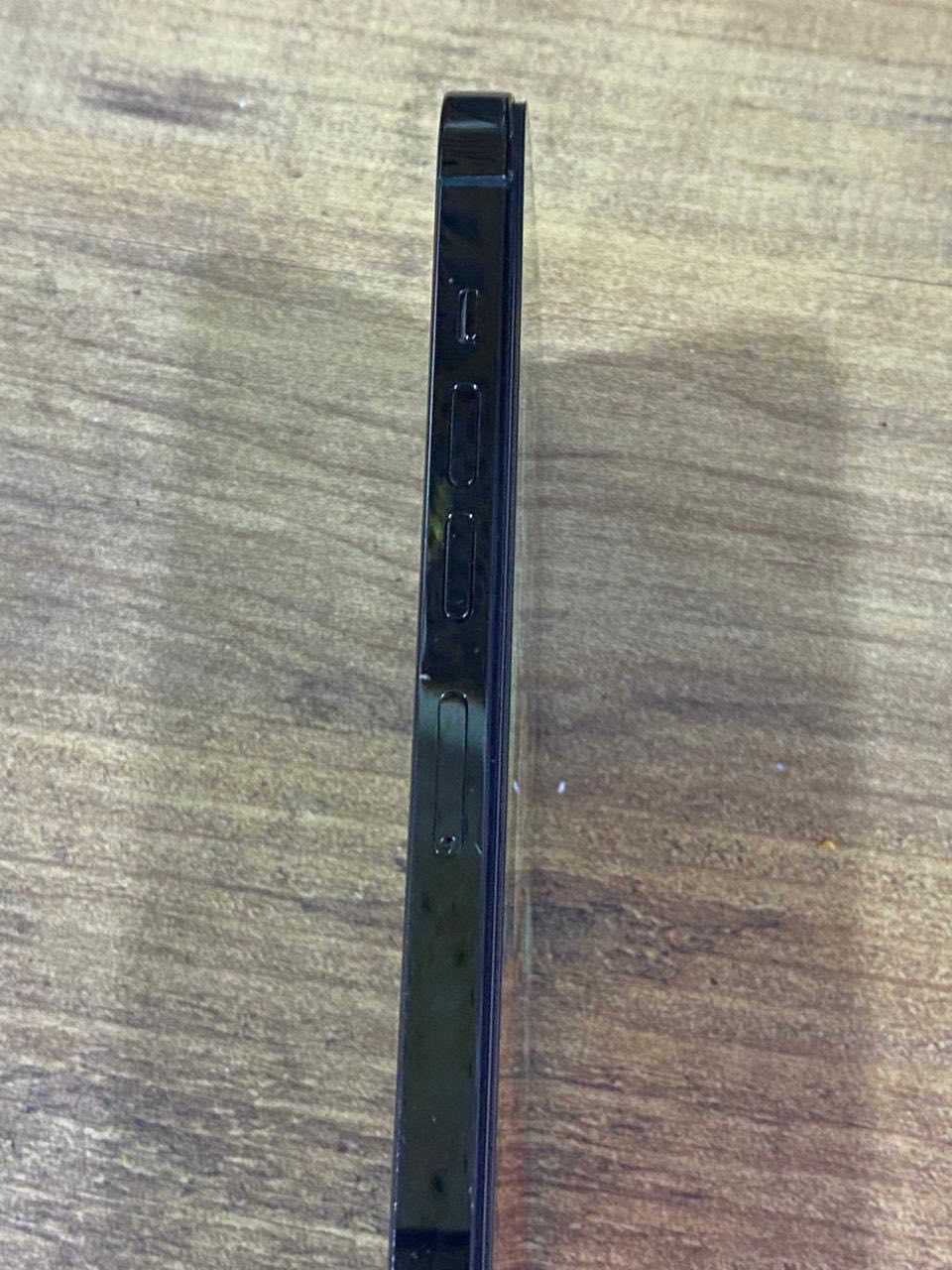 سلام عليكم شباب آيفون للبيع 13الجهاز مستمدل  شاشه ذكره 256بطاريه 88  السعر 400قفل. ***********
