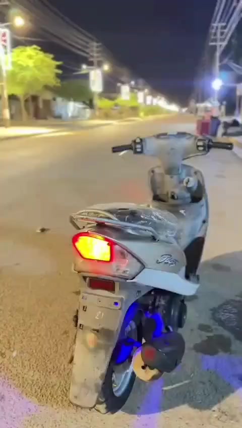 السلام عليكم قجمه حاويه بلاديه كلشي شغال ماعده السلف توه وكف بيهه
الدراجه خير من الله نهضة وشلعة فول
السعر 975 وبيه مجال للشرايه
مكانهه البصره قضاء المدينه شارع الكرامه
متوفر واتساب ***********
