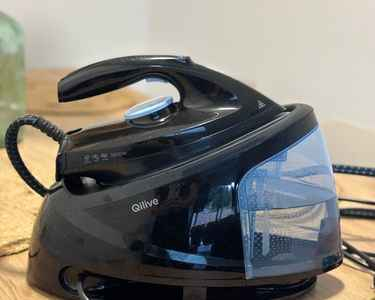 مكواة  للملابس الثقيلة والخفيفة
بفضل وظيفة التنظيف الذاتي وخزان الماء القابل للإزالة
تضمن لك سهولة في الصيانة واستخدام يدوم طويلاً
قاعدة سيراميكية مقاومة للالتصاق وانزلاق ناعم على جميع أنواع الأقمشة
ضغط البخار: 6 بار
إنتاج البخار: حتى 100 غ/دقيقة
خزان ماء قابل للإزالة: 1.2 لتر
وظيفة البخار العمودي
وظيفة التنظيف الذاتي
الابعاد : الطول 37cm ‘ العرض 20cm ‘ الارتفاع 27cm
يتوفر خدمة توصيل لكل المحافظات 🚙 بغداد, العراق


**إذا كنت صاحب هذا الإعلان وتريد حذفه لأي سبب، رجاءا أرسل رسالة إلى الدعم الفني**