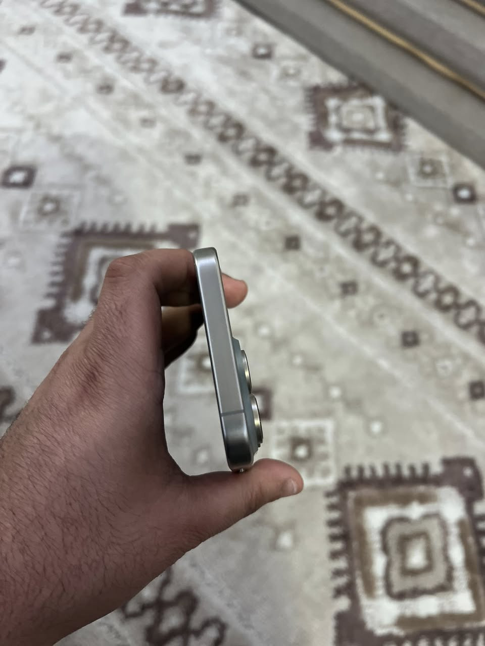 السلام عليكم
15 pro max
تيتانيوم 
السعر :: 525  وبي مجال بسيط !
100 🔋
Cycle 10
مبدله بوحده اخت الاصليه
شاشه بيها شامات موضح بل صور
تلفون مكفول ممبدل اي شي غير البطاريه
256
AA/A
السعر 525 وبي مجال بسيط !
***********
مكاني ديوانيه  مركز
