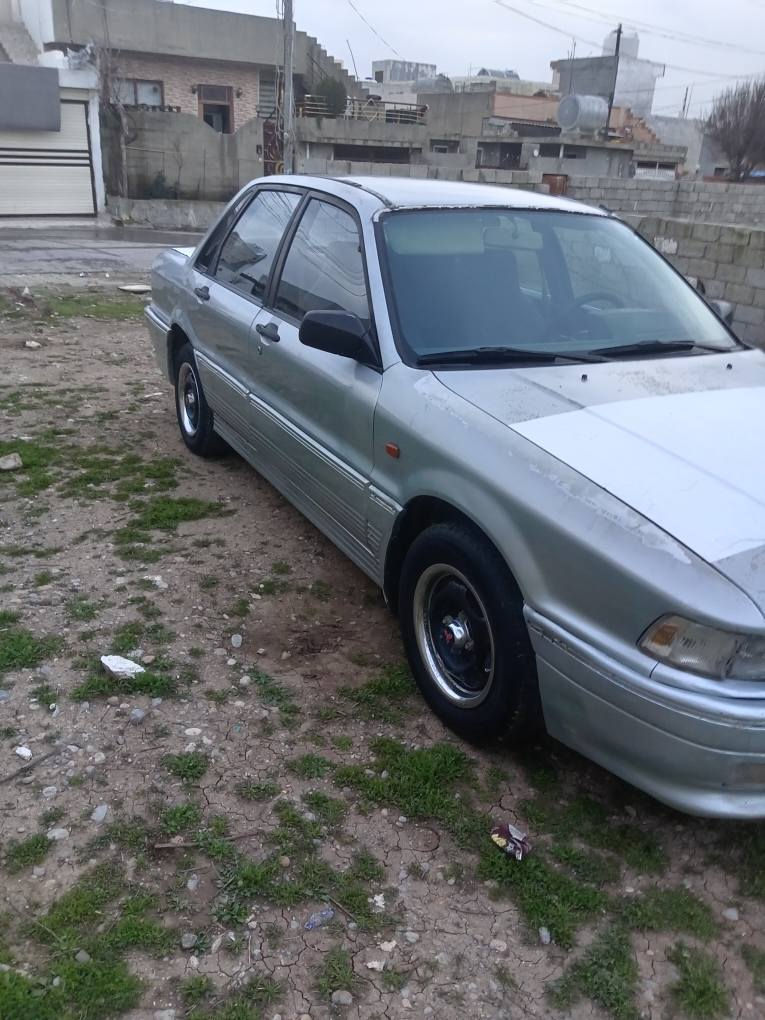 گڵاندمۆدیل 1991 ئاڕم پلاستیک مەکینە 63یەک پارچەی بۆیاغ نمونەلەجوانی گێرومەکینەی بەشەرت دەعم ولێدرانی نیە  جام کارەبایە تەبریدە سعری 31ومجال ناونیشان ڕانیە حاجیاوا *********** رانية, السليمانية
