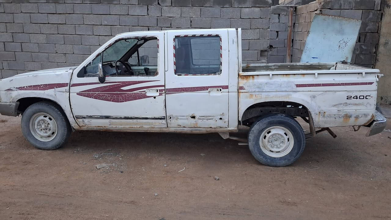 بيك اب نيسان دبل قماره موديل ٩١ مكينه كير بلاد تبخر السعر ٢٠ مكلف بلنشر اتصل *********** مكان السياره الزبير
