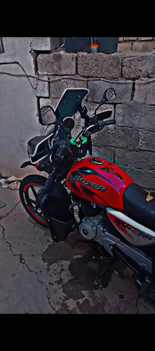 سلام عليكم بوكسر مديل 23 محسوبه ع24.اوراق كامله شرط ترقيم دراجه خير من الله مكينه مجفته جديد شرط غراص كله اصلي باقي كله كفاله ودراجه ماشتغله دلفري لئن صاحبه منتسب 
سعر. 1700وبيه مجال قليل 
رقم ***********
